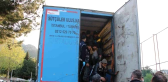Amasya'da durdurulan tırda 64 kaçak göçmen yakalandı