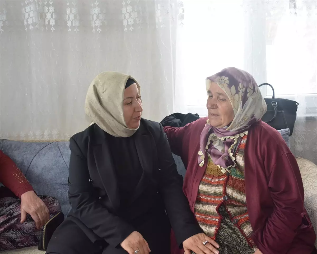İscehisar Belediye Başkanı Kıbrıs gazisinin ailesine taziye ziyaretinde bulundu