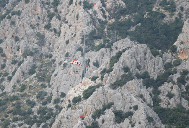 Antalya'da teleferik kazası! Mahsur kalan 87 kişi kurtarıldı, 10 kabinde kurtarma çalışmaları sürüyor