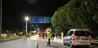 Denizli'de tırın çarptığı otomobilde 6 kişi yaralandı