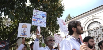 Hekimler İsrail'in Gazze'ye yönelik saldırılarını protesto etti