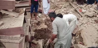 Pakistan'da yıldırım düştü: 25 ölü