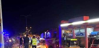 Denizli'de tır ile otomobil çarpıştı: 6 kişilik aile yaralandı