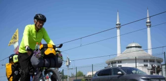 Makedonyalı Bisikletçiler Bursa'da Mola Verdi