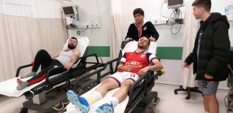 Samsun'da Amatör Futbol Maçında Kafa Kafaya Çarpışan 2 Futbolcu Kanlar İçinde Kaldı