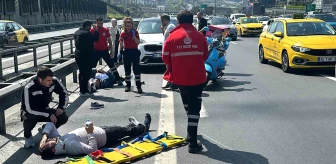 TEM Otoyolu Seyrantepe mevkisinde cip sürücüsünün kaza yaptığı motosiklet sürücüsü ve yolcusu yaralandı