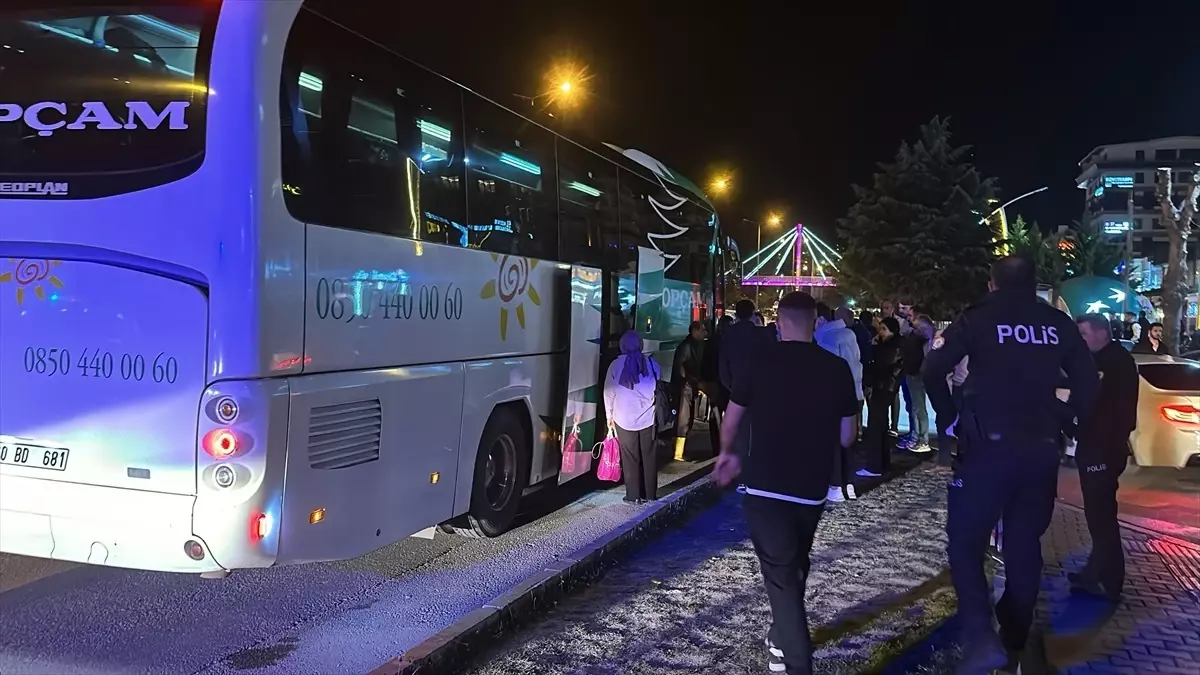 Tokat'ta Yolcu Otobüsünde Muavini Tehdit Eden Şüpheli Gözaltına Alındı