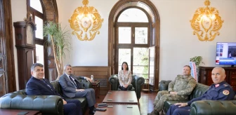 Edirne Valisi Yunus Sezer, Edirne Belediye Başkanı Filiz Gencan Akın'ı ziyaret etti