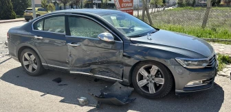 Elazığ'da hafif ticari araç ile otomobilin çarpışması sonucu 7 kişi yaralandı