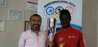 Mersin Olimpik Yetenekler Spor Kulübü'nün futbolcusu Bubacarr Camara 'en iyi kanat oyuncusu' seçildi