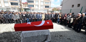 İstanbul'da motosiklet kazasında hayatını kaybeden polis memuru Kars'ta defnedildi
