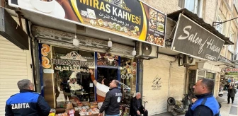 CHP'li başkan Kilis'te hızlı başladı! İş yerlerindeki Arapça tabela ve posterler söküldü