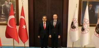 Kırklareli Valisi Birol Ekici, Kırklareli Belediye Başkanı Derya Bulut'u kabul etti