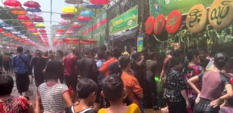 Myanmar'da Thingyan Su Festivali coşkusu