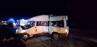 Samsun'da Yolcu Otobüsü ile Minibüs Çarpışması Sonucu 1 Kişi Hayatını Kaybetti