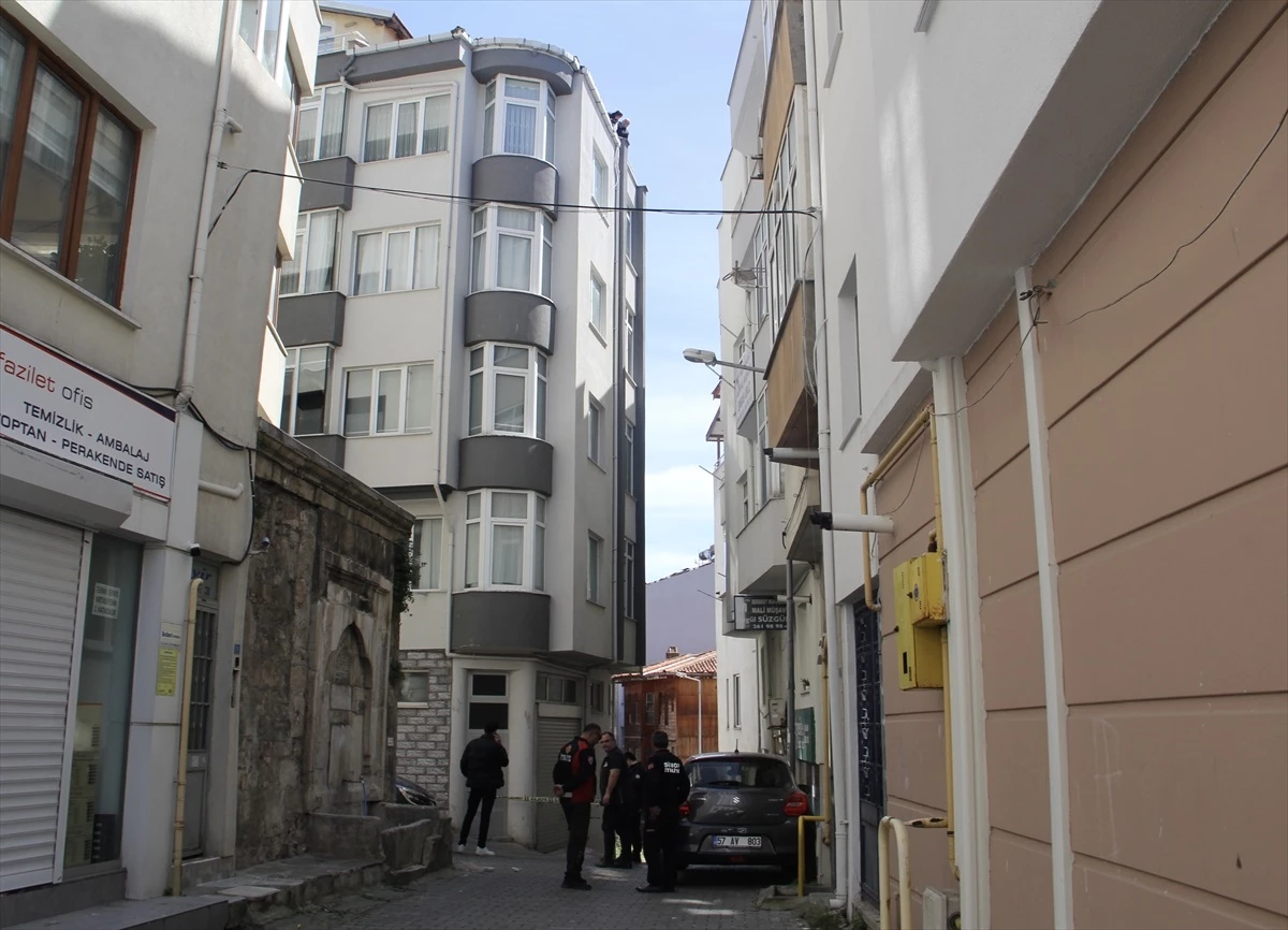 Sinop'ta Temizlik Yaparken Çatıdan Düşen Kişi Hayatını Kaybetti
