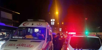 İstanbul Sultanbeyli'de Motosiklet ile Otomobil Çarpıştı: 1 Yaralı