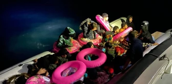 Ayvalık'ta lastik botta yakalanan 42 düzensiz göçmen