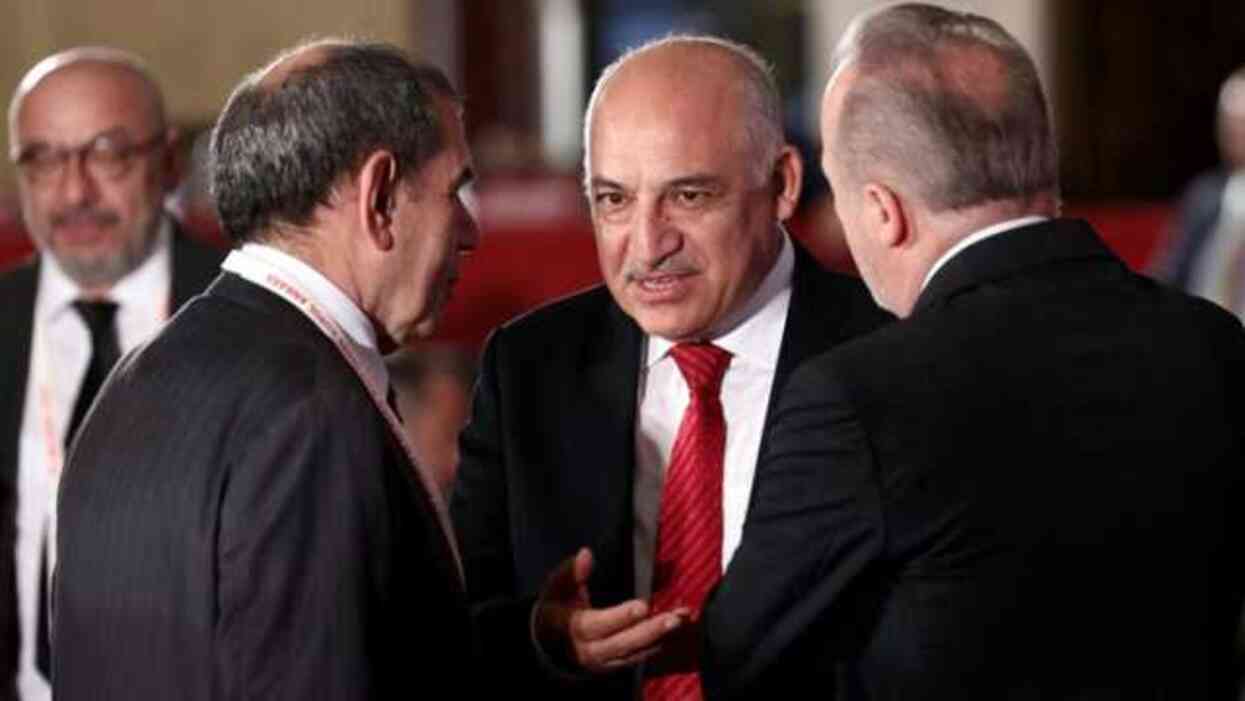 Dursun Özbek de Mehmet Büyükekşi'nin gitmesini istiyor: İkna etmeye çalışacağım Dursun Özbek de Mehmet Büyükekşi'nin gitmesini istiyor: İkna etmeye çalışacağım