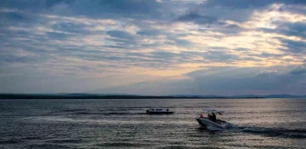 Kırşehir'deki Savcılı Plajı'nda Sürat Tekneleri Şovu