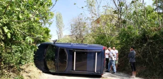 Ümraniye'de El Freni Çekilmeyen Otomobil Takla Attı