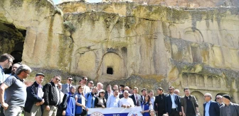 Kayseri Valisi ve Büyükşehir Belediye Başkanı Turizm Haftası'nda Gençlerle Buluştu