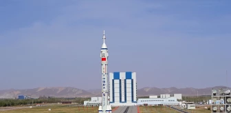 Çin, Shenzhou-18 Uzay Aracını Fırlatma Alanına Nakletti