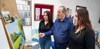 Tokat Üniversitesi'nde Azerbaycanlı Öğretmenin Sanat Eğitimi