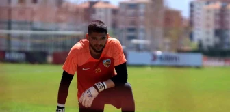 Kayserispor'un başarılı kalecisi Bilal Bayazit, A Milli Takım'a çağrılmak istiyor