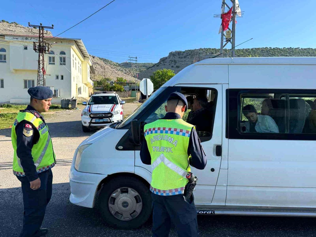 Gaziantep'te 514 Okul Servis Aracı ve Sürücüsüne Denetim