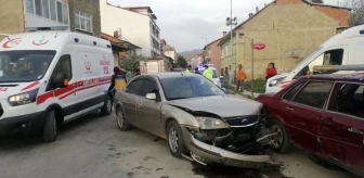 Isparta'da Otomobil Kazası: 2 Kişi Yaralandı