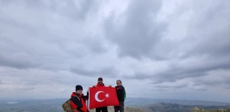 Kırşehirli Dağcılar Baran Dağları'na Türk Bayrağı Açtı