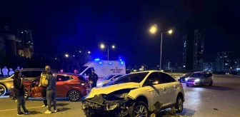 Mersin'de kontrolsüz kavşakta kaza: 5 kişi yaralandı