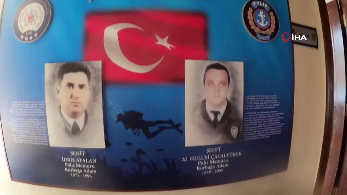 Meslektaşları 19 yıl önce şehit olan dalgıç polis için denize daldı