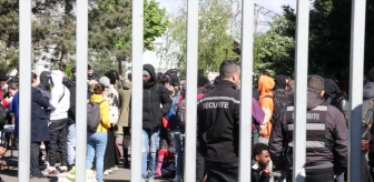 Paris'te düzensiz göçmenlerin kaldığı binanın tahliyesi