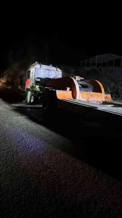 Park halindeki tırı kundaklayan çocuklar o anları kayda aldı