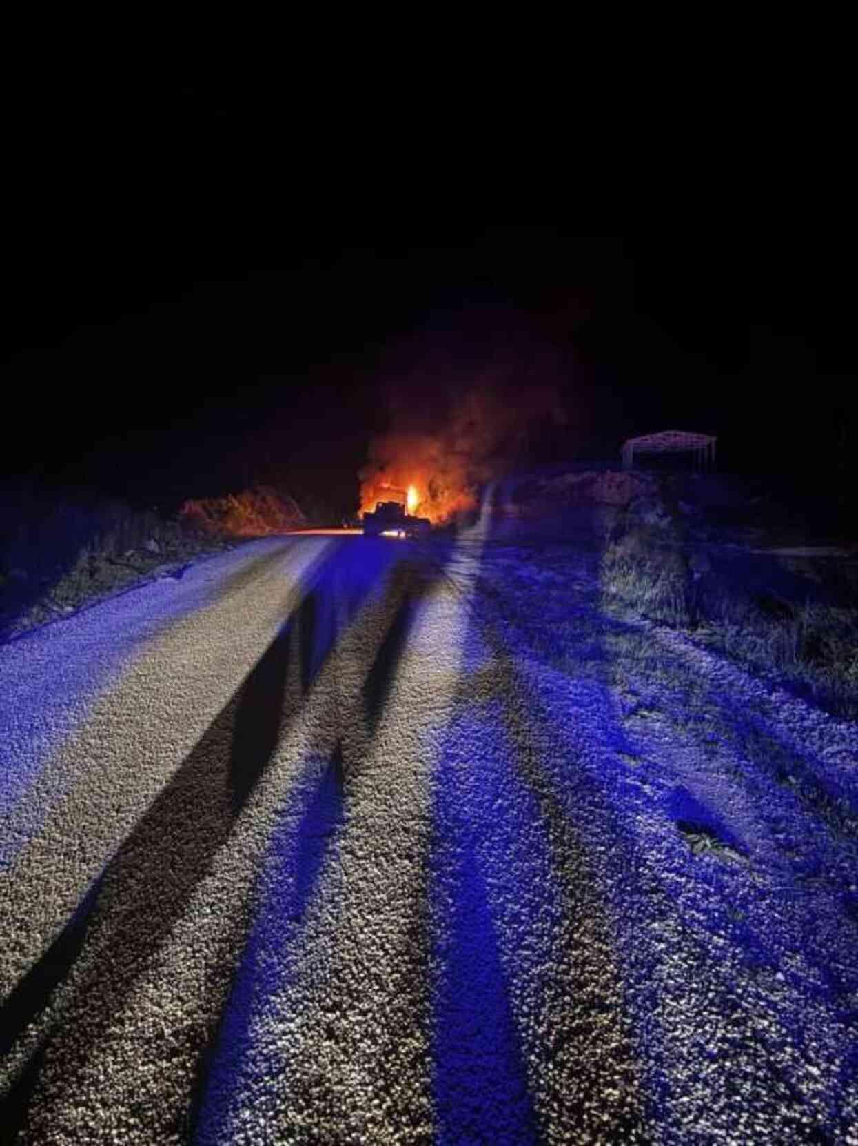 Park halindeki tırı kundaklayan çocuklar o anları kayda aldı