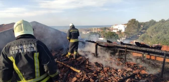 Samsun'da inşaat halindeki binanın çatısında yangın çıktı