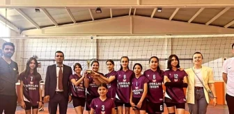 Manisa'da düzenlenen Yıldız Kızlar Voleybol Turnuvası'nın şampiyonu belli oldu