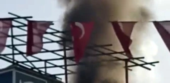 Van İpekyolu ilçesinde iş merkezinde çatı katında yangın çıktı