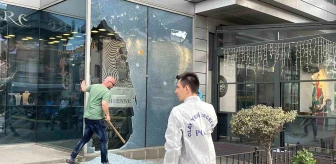 İstanbul Bakırköy'de AVM'de Kuyumcuya Silahlı Saldırı