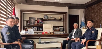 Trabzon'da Çaykara Kaymakamı Gürdal Erbek, Çaykara Belediye Başkanı Hanefi Tok'u ziyaret etti
