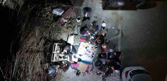 Tokat'ın Sulusaray ilçesinde meydana gelen deprem sonrası vatandaşlar geceyi dışarıda geçiriyor