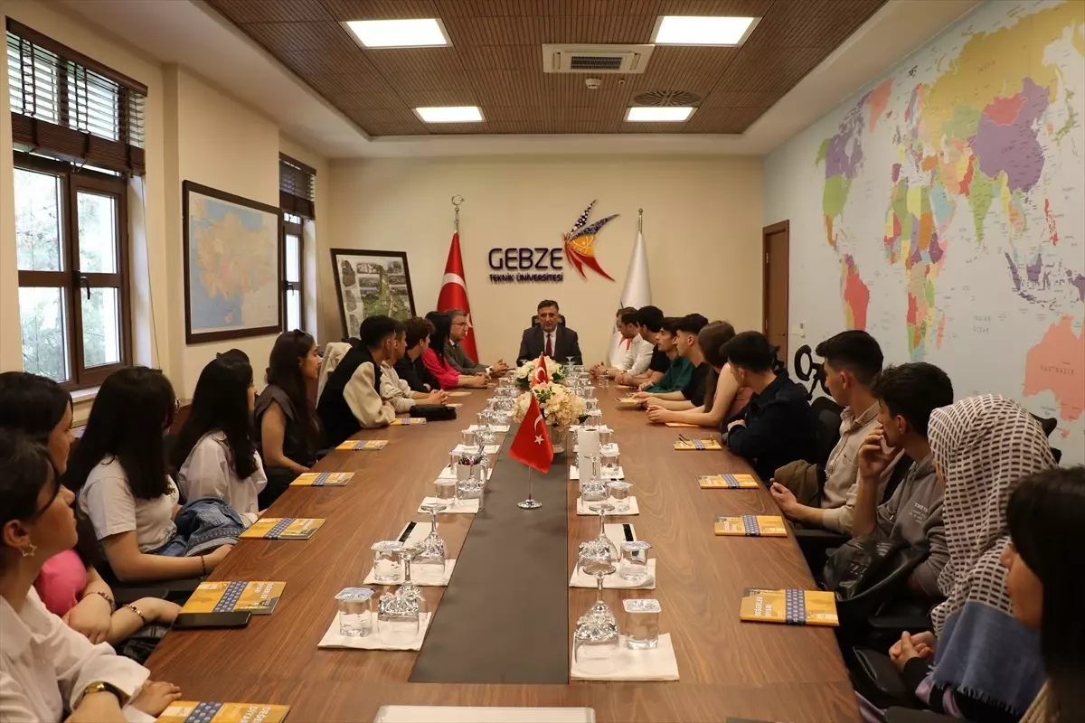 Hakkari'den gelen lise öğrencileri GTÜ'yü ziyaret etti