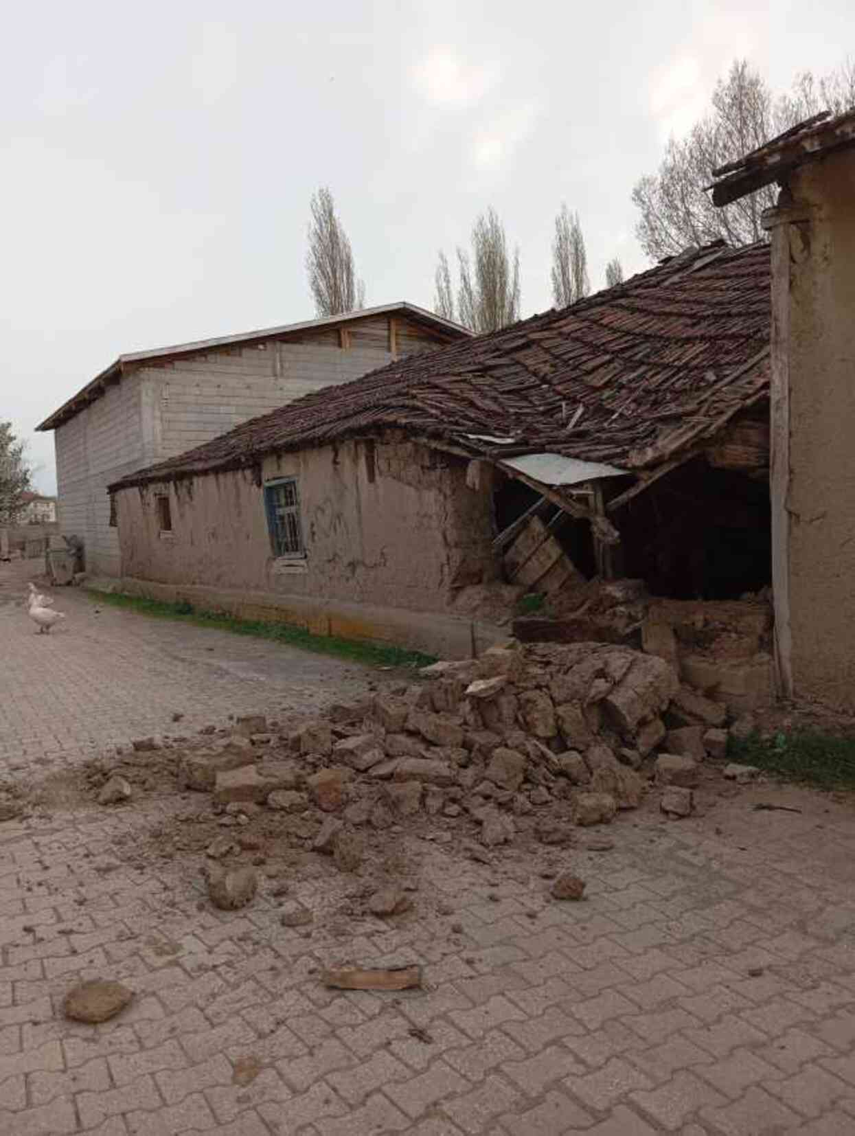 İşte Tokat'taki 5,6'lık depremin merkez üssünden ilk görüntüler