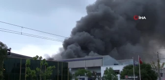 İzmir'de iki ayrı fabrikada çıkan yangın kontrol altında