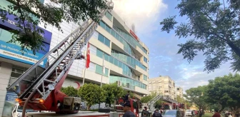 Antalya'da Türk Kızılay'ın binasında çıkan yangın söndürüldü
