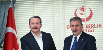 Memur-Sen Genel Başkanı Ali Yalçın ve Genel Başkan Yardımcısı Levent Uslu, BBP Genel Başkanı Mustafa Destici'yi ziyaret etti