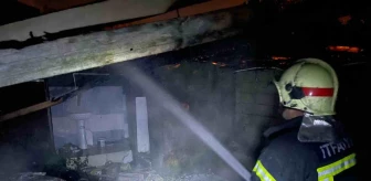 Antakya'da Metruk Binada Yangın Çıktı