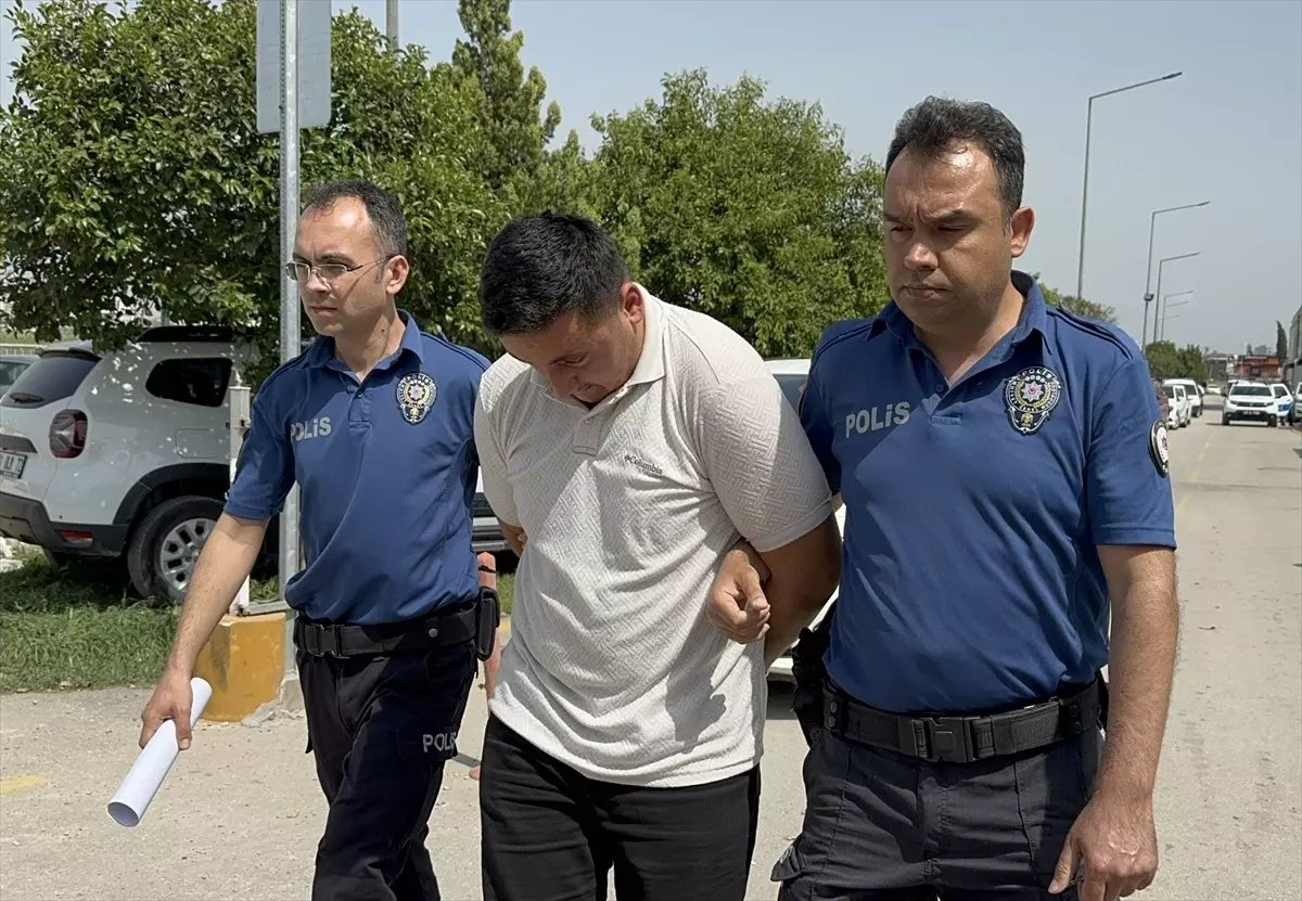 Adana'da hamile kadın elektrikli bisiklet kazasında hayatını kaybetti, otobüs şoförü tutuklandı